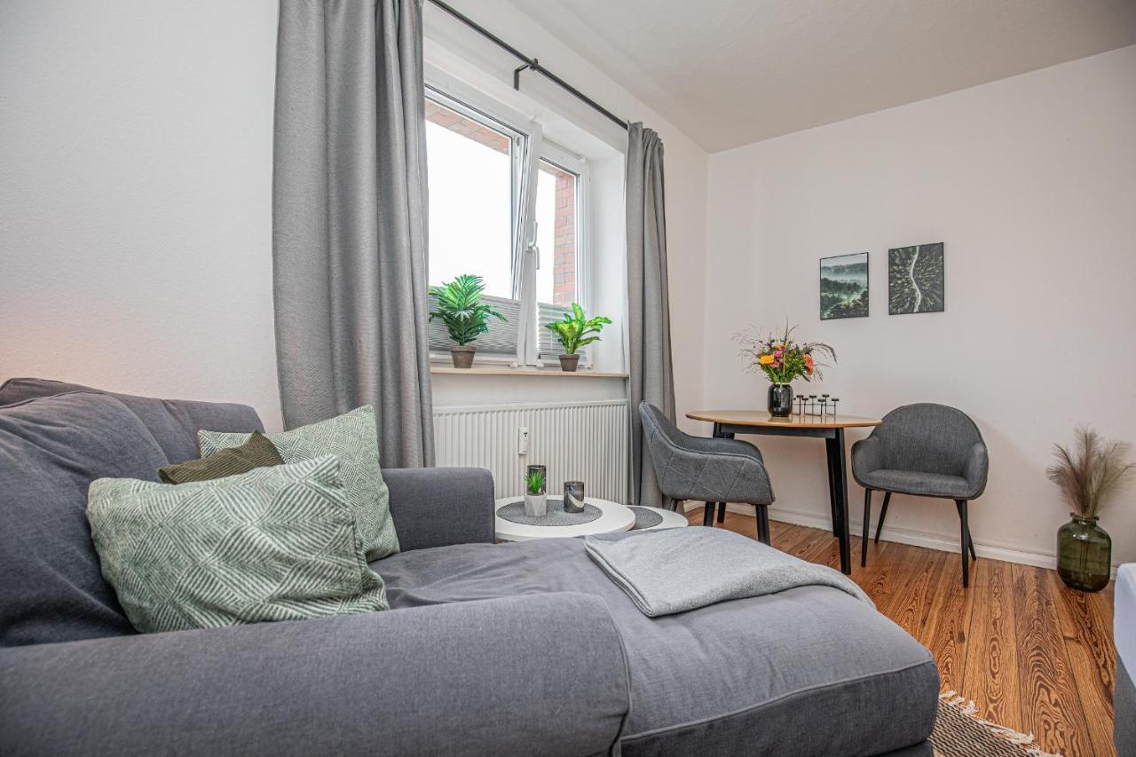 Fewo1846 - Kommood - Zentral Gelegenes Studio-Apartment Mit Balkon Im Hochparterre Flensburgo Exterior foto