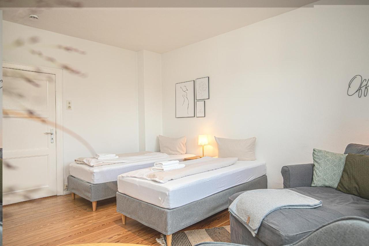 Fewo1846 - Kommood - Zentral Gelegenes Studio-Apartment Mit Balkon Im Hochparterre Flensburgo Exterior foto